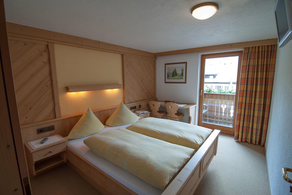 Appartement Pension Strolz Bichlbach Oda fotoğraf